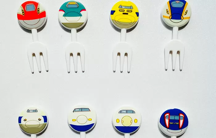 セリア 新幹線お弁当グッズ こまち はやぶさ ドクターイエローなど 100円ショップの情報サイト 100均 Like