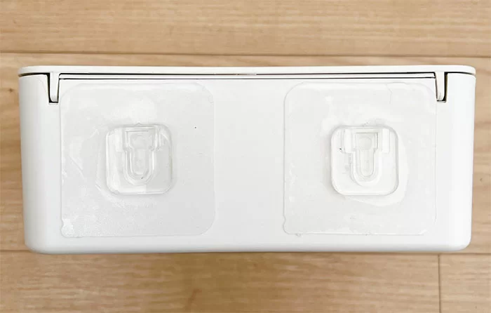 ダイソーセリア 浮かせる収納に超便利 差し込み式壁面シールフック 100円ショップの情報サイト 100均 Like